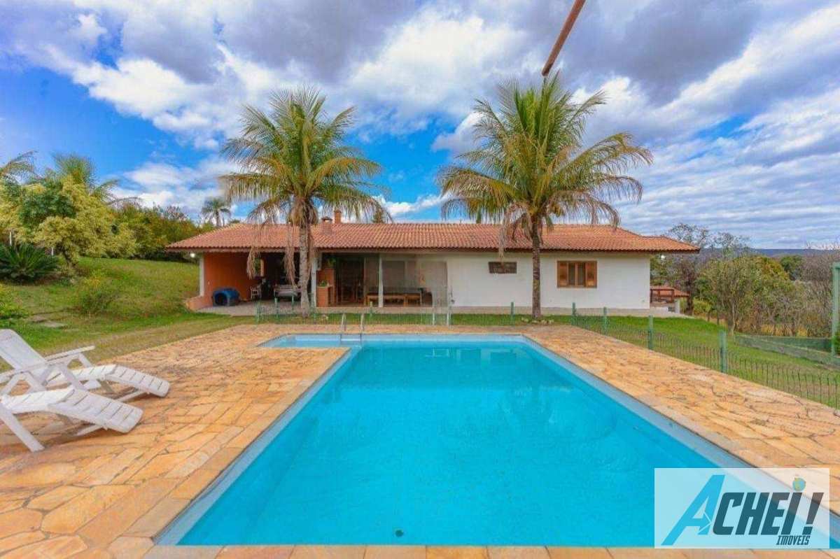 Chácara à venda com 4 quartos, 350m² - Chácaras de Recreio Santa Terezinha,Jundiaí